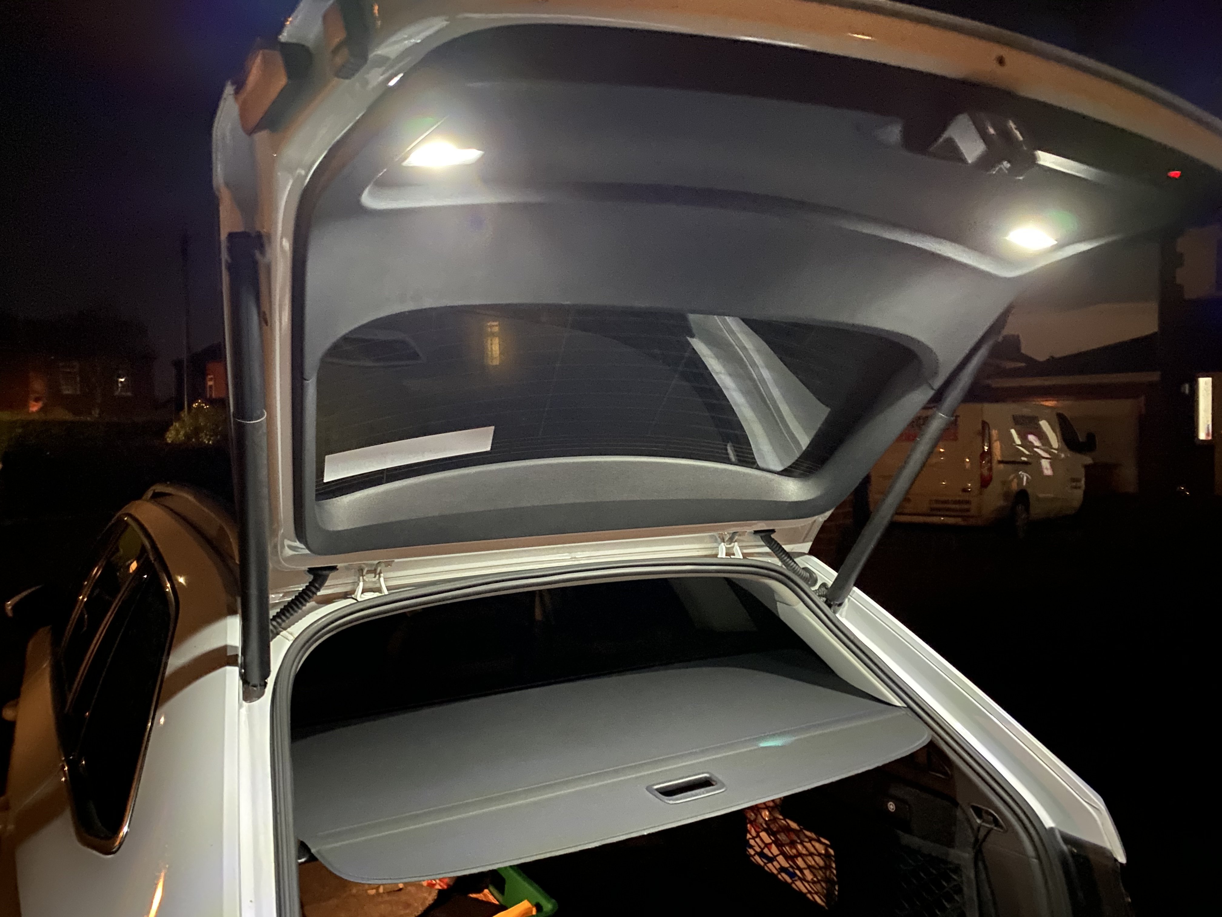 Anyone fitted brighter boot light bulbs (led?), but not the whole