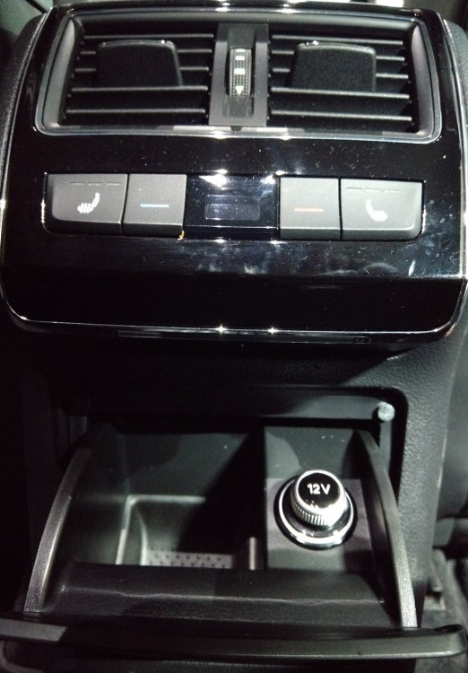 159331167_chrome12vsocket.thumb.jpg.ea9df7b2ce393818bb27e8db4e3a2bc2.jpg