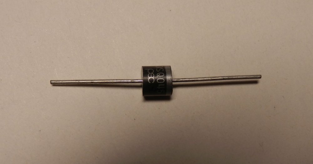 1908142978_SchotkyDiode30SQ045.thumb.JPG.f1f687bf6cb5ca1191eb413ea609f1d5.JPG