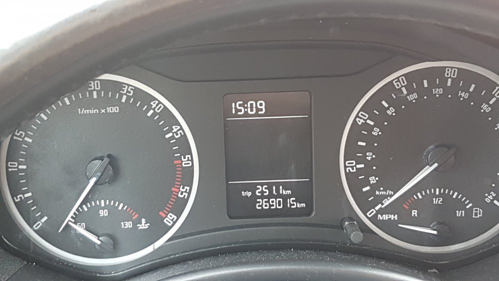 Fuel gauge and tachometer needle in negative Diagnostics & VCDS