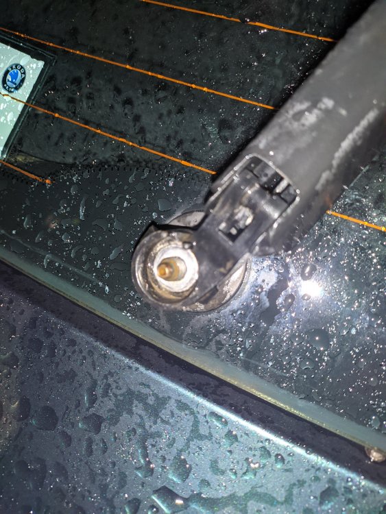 How to remove rear wiper from