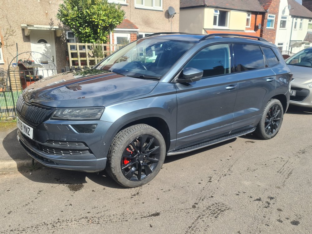 Side steps / running boards fitted Skoda Karoq BRISKODA