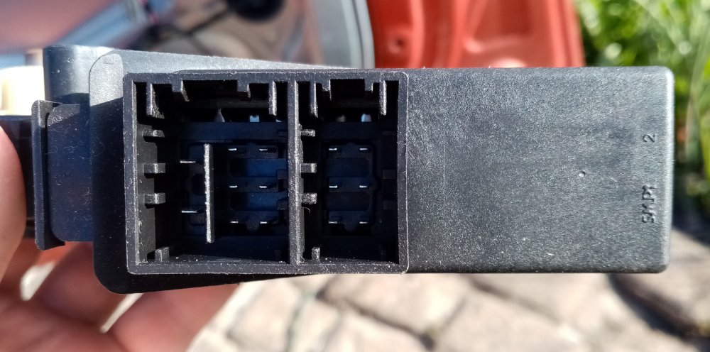 6Y2 (2) multiplug.jpg