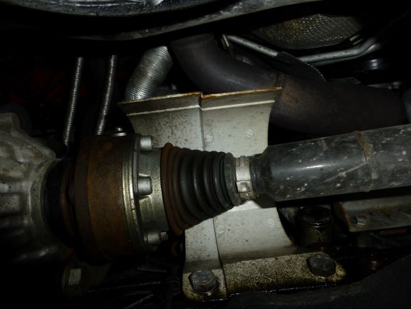 Removing and cleaning N18 EGR+Cooler 1.6TDi CR CAYB engine (fault code P0403)