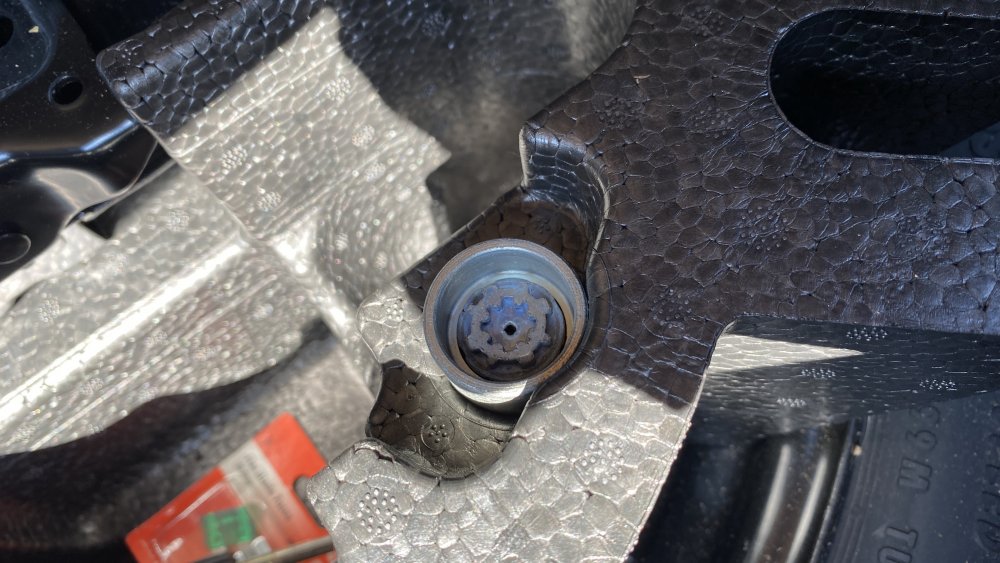 47385857_VRSWheelNut.thumb.jpg.7ae7733a82c7d802619a6991decc9e60.jpg