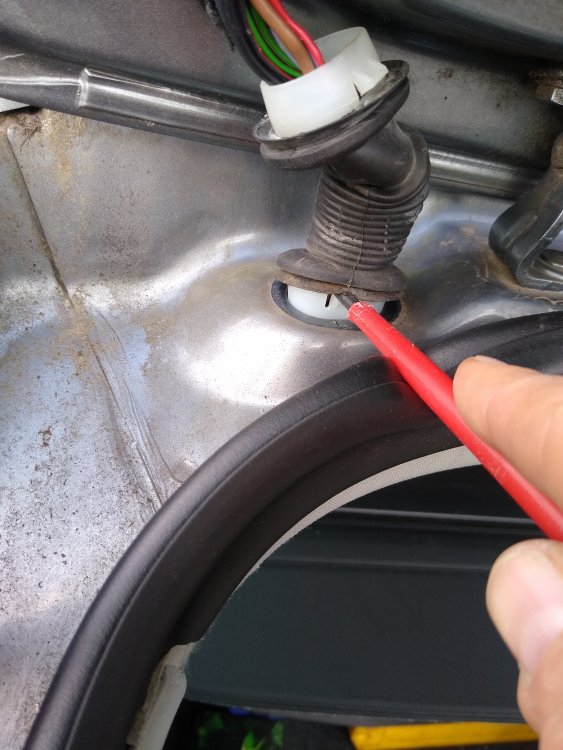 Rear wiper not working suspect wiring Skoda Octavia Mk II (2004