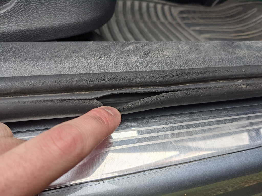 Replacing drivers door inner rubber seal skoda superb mk iii briskoda