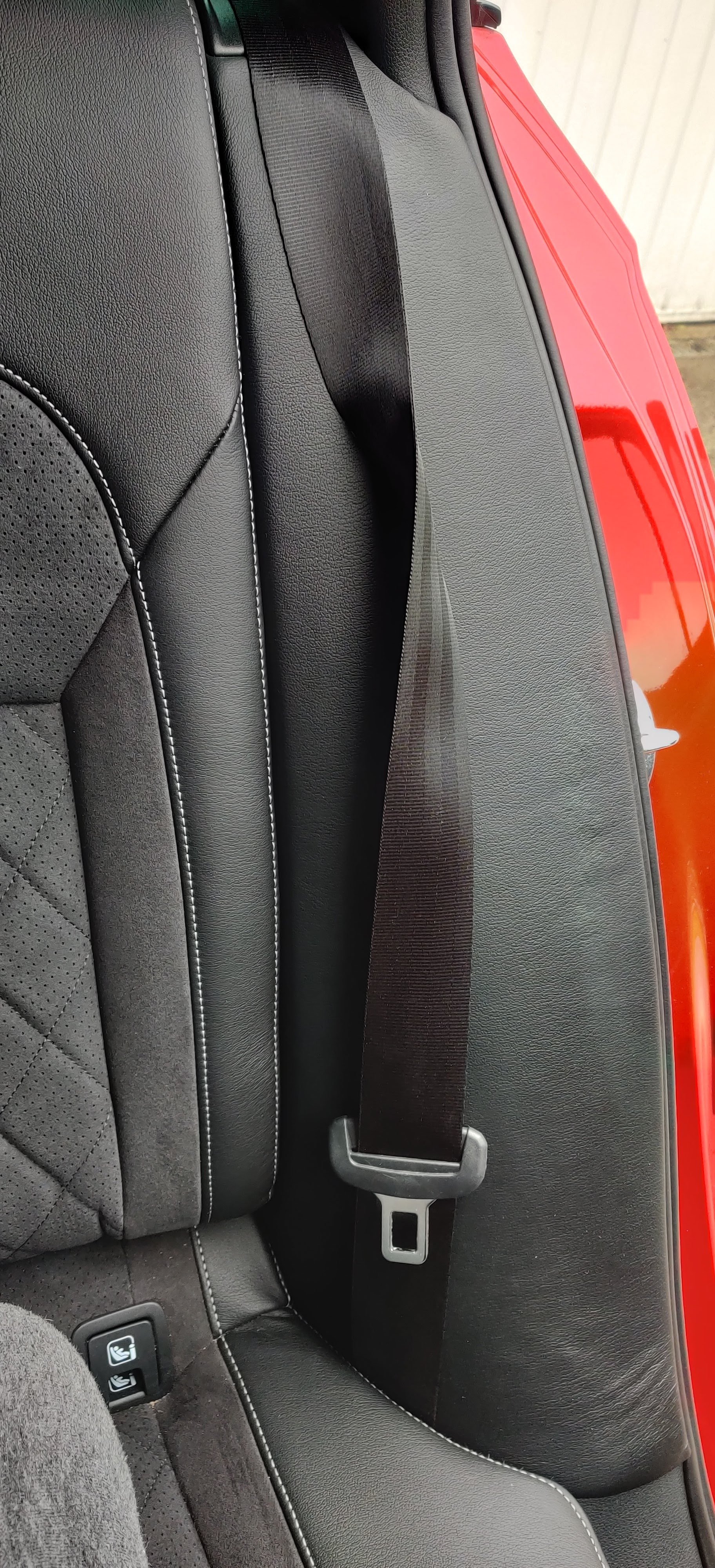 Audi red seat online belts