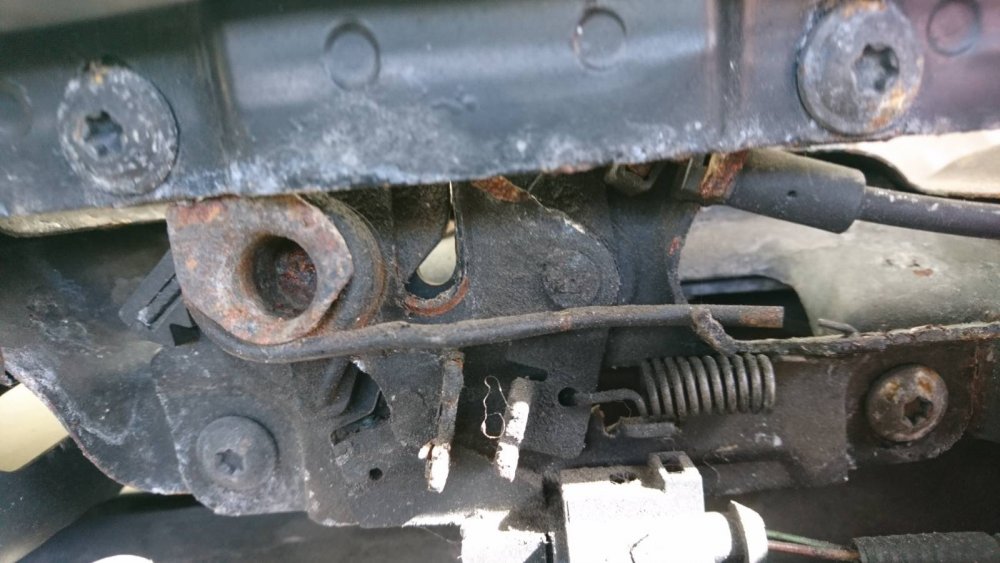 not closing (can someone send me a photo of theirs) Skoda Fabia Mk I (19992007) BRISKODA