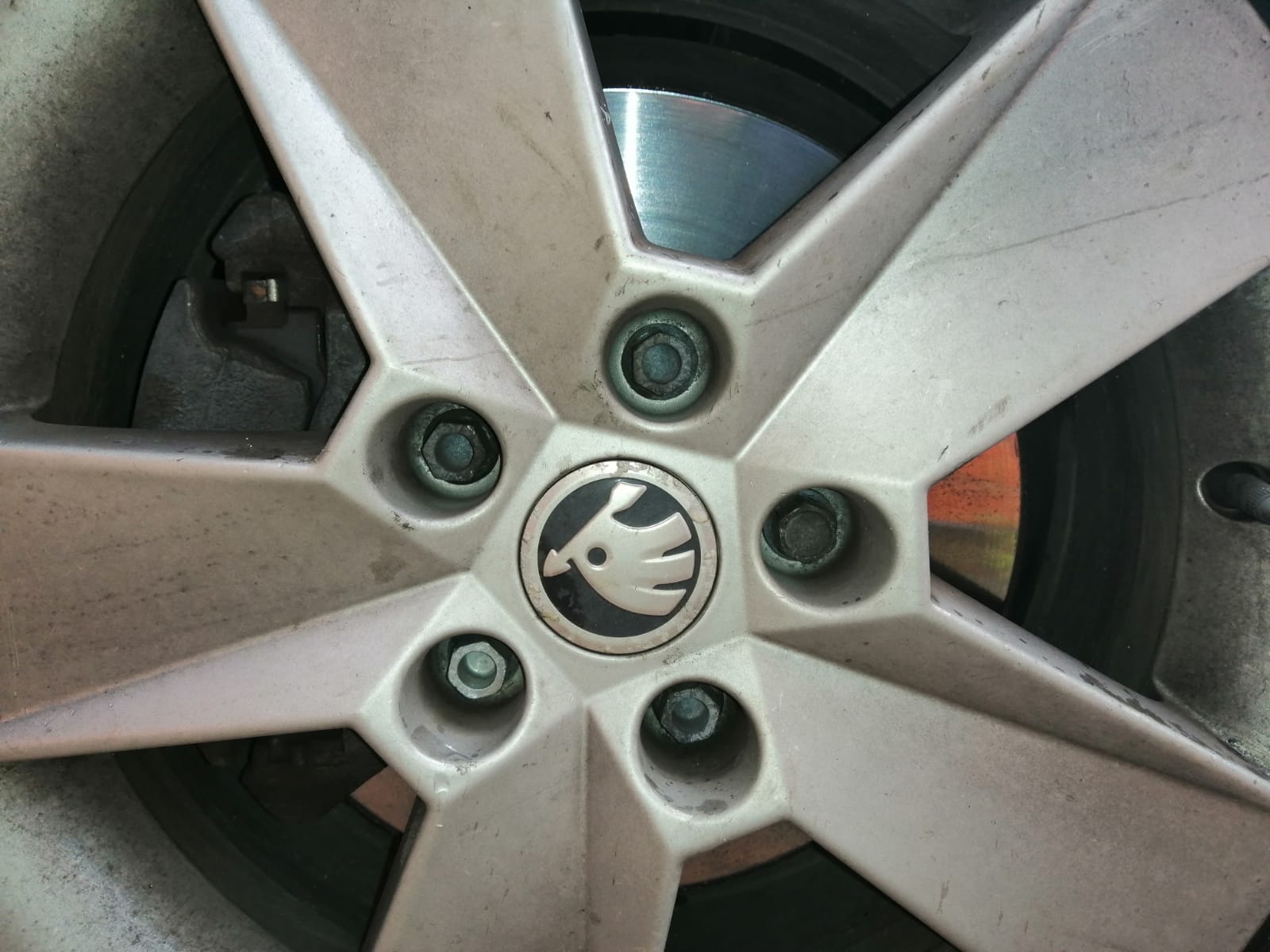 Do I need a locking wheel nut key? Skoda Octavia Mk III (2013 2020