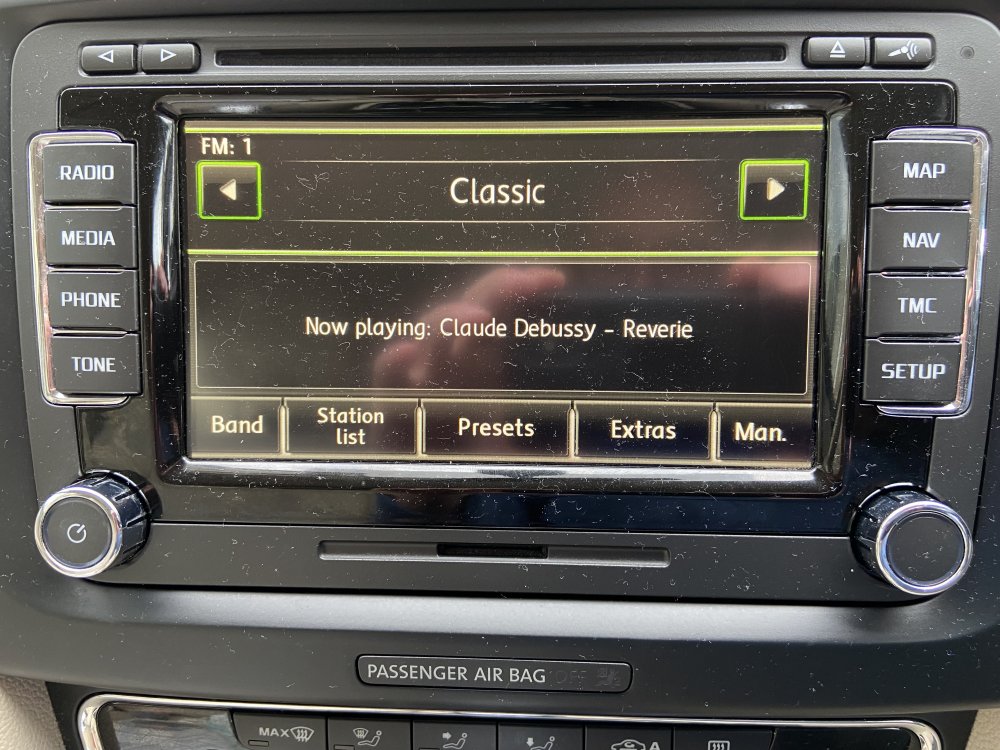 skoda superb infotainment pic.jpg
