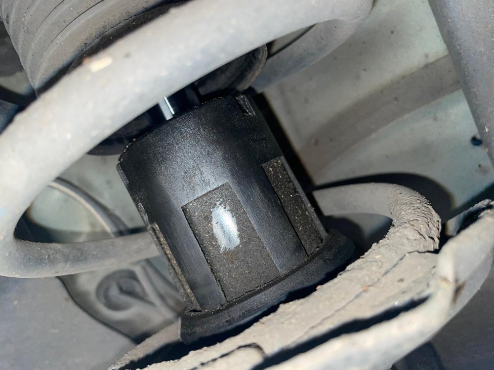 Front strut 1.jpg