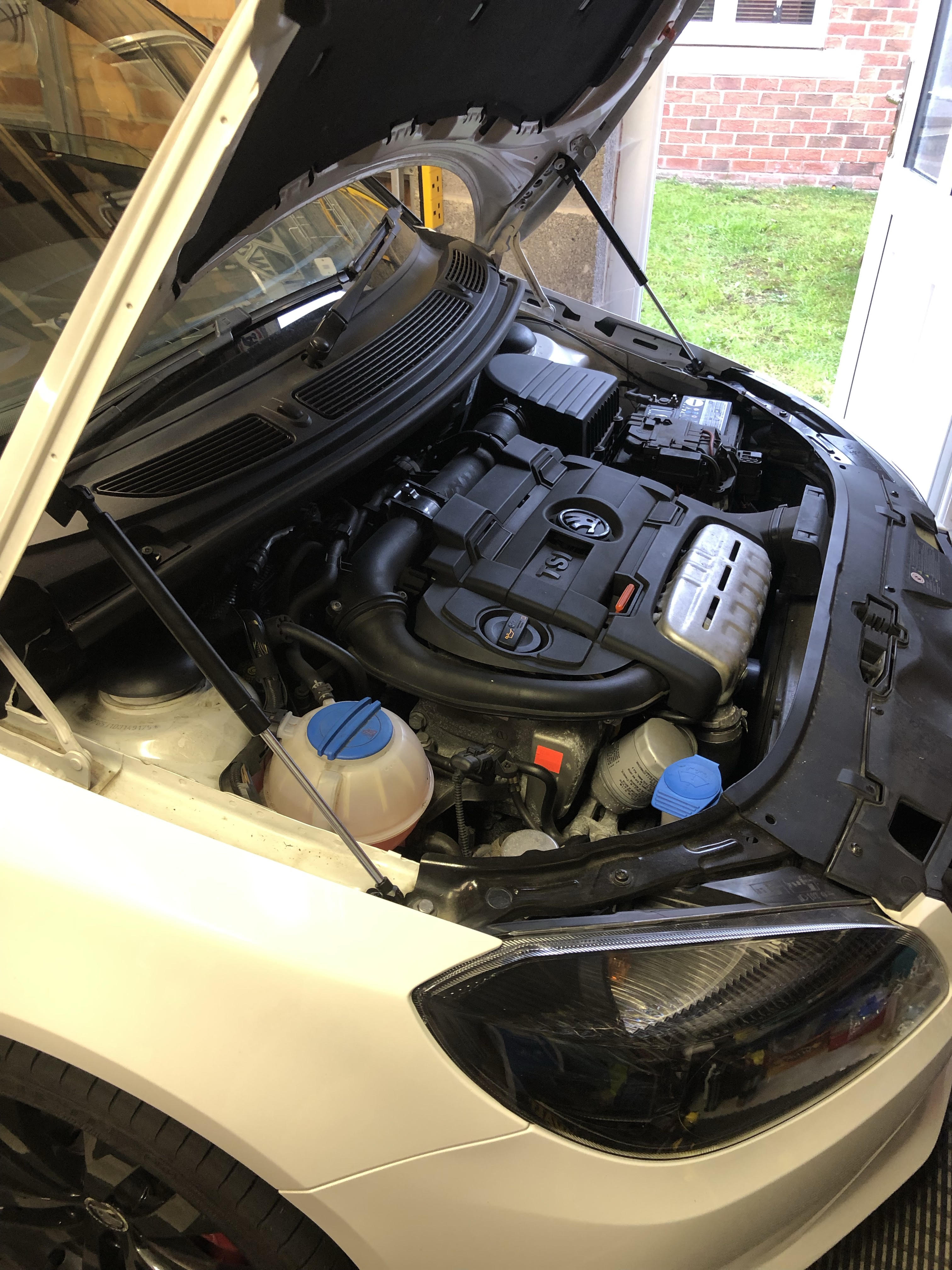 Fabia MK2 Boot Hatch Tailgate Springs for Automatic Opening