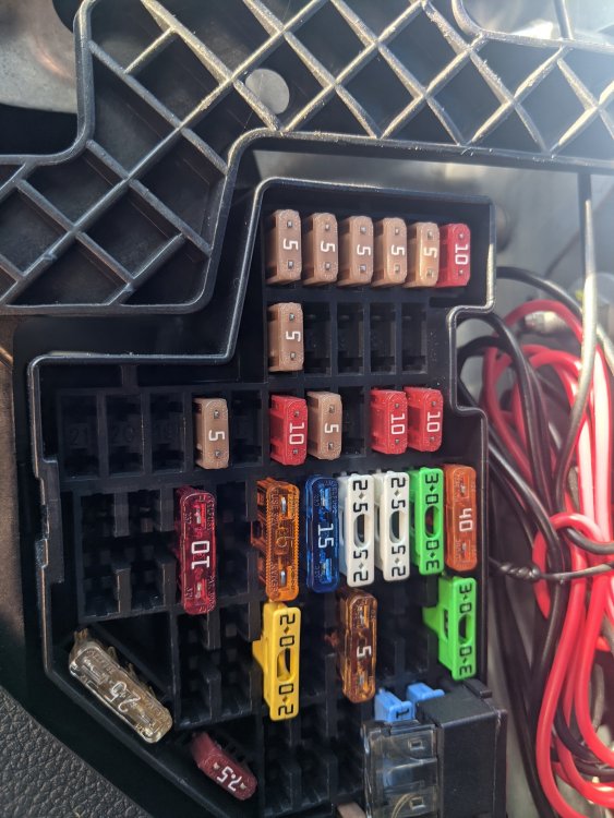 1451355515_FuseBox1.thumb.jpg.8c9b6eaa88c9446dd690b7d23bb12906.jpg