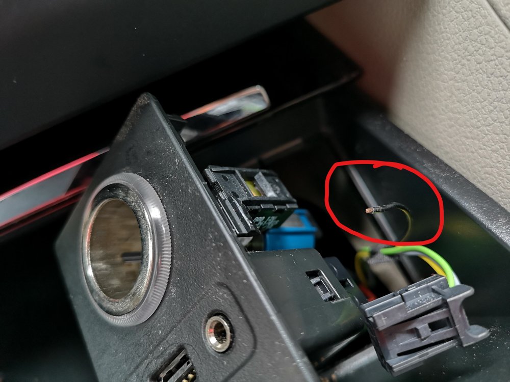Loose black wire.jpg