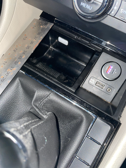 DIY wireless charging and wireless CarPlay project