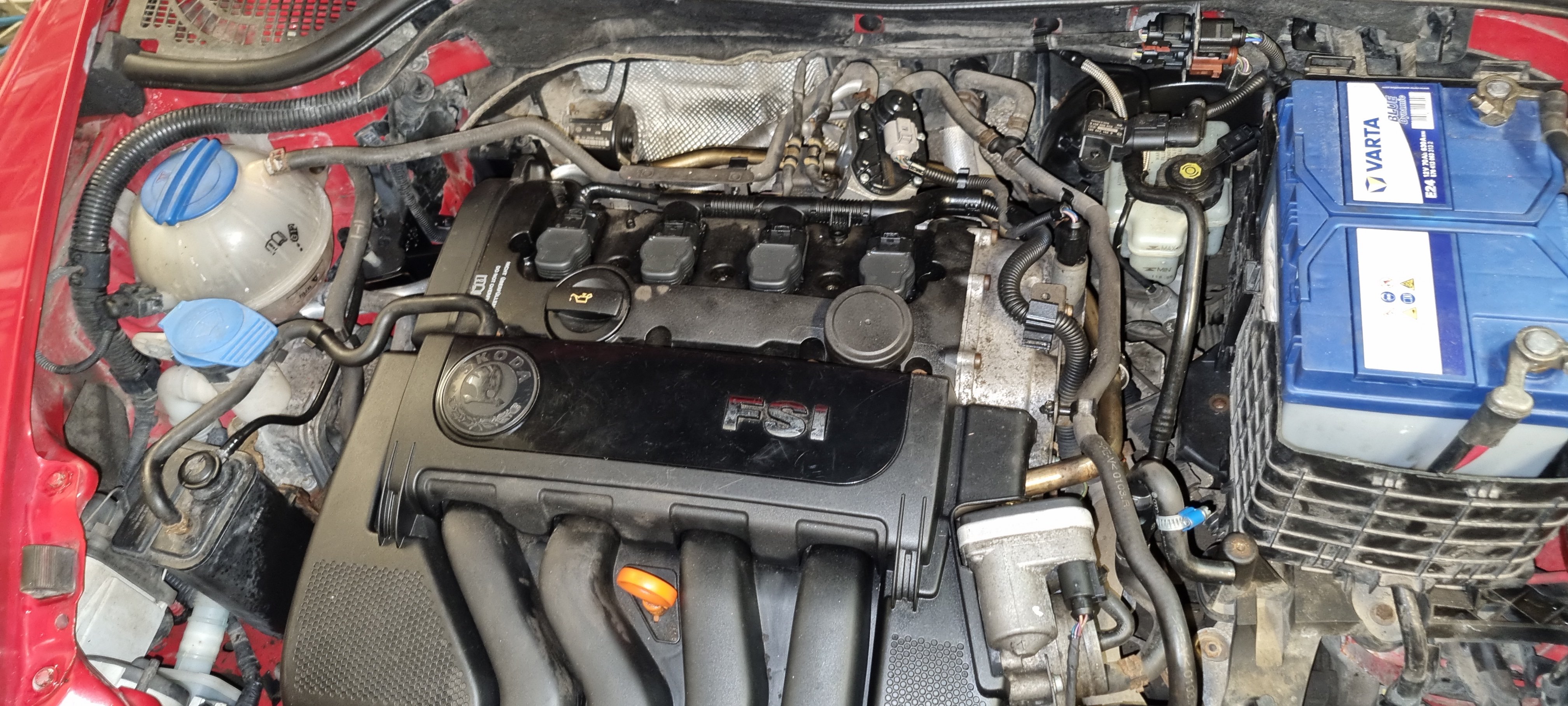 HELP!!  skoda octavia ii(MK2) hatchback (1Z3) 2005 Alarm siren located