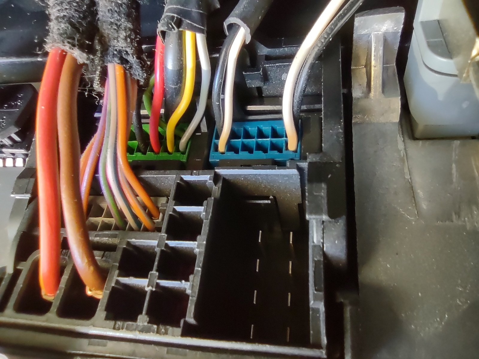 Wiring diagram for a 2015 Octavia RS with Harman MIB II Main Unit