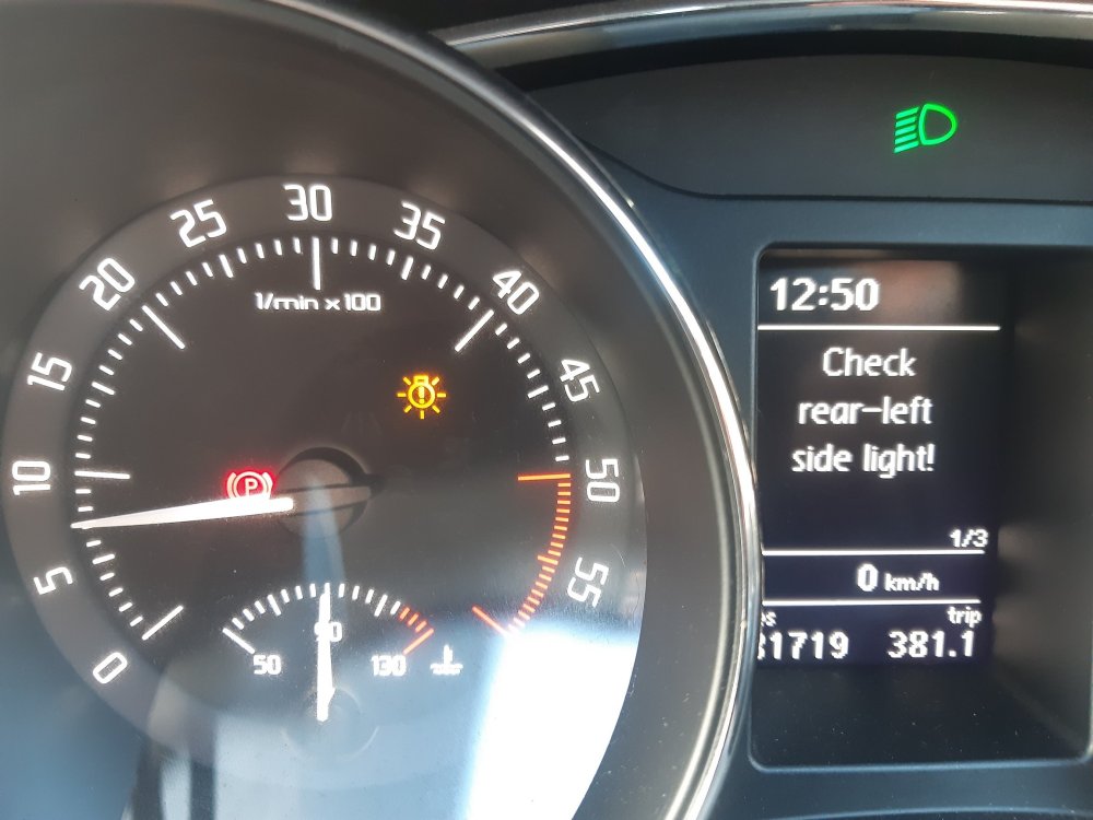 Tail light Warning 001.jpg