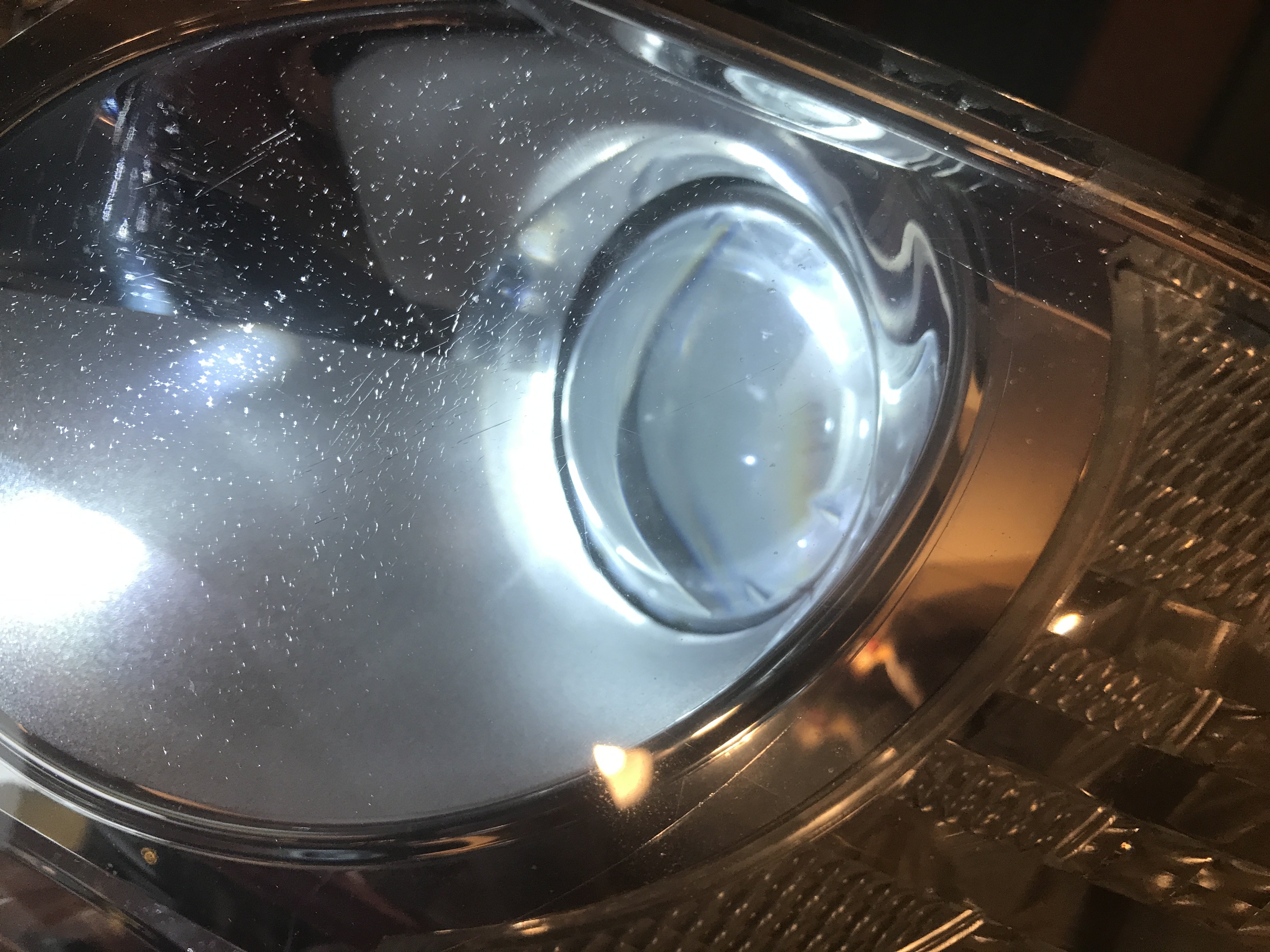 Cleaning Inside of Headlight Lens Skoda Octavia Mk II (2004 2013