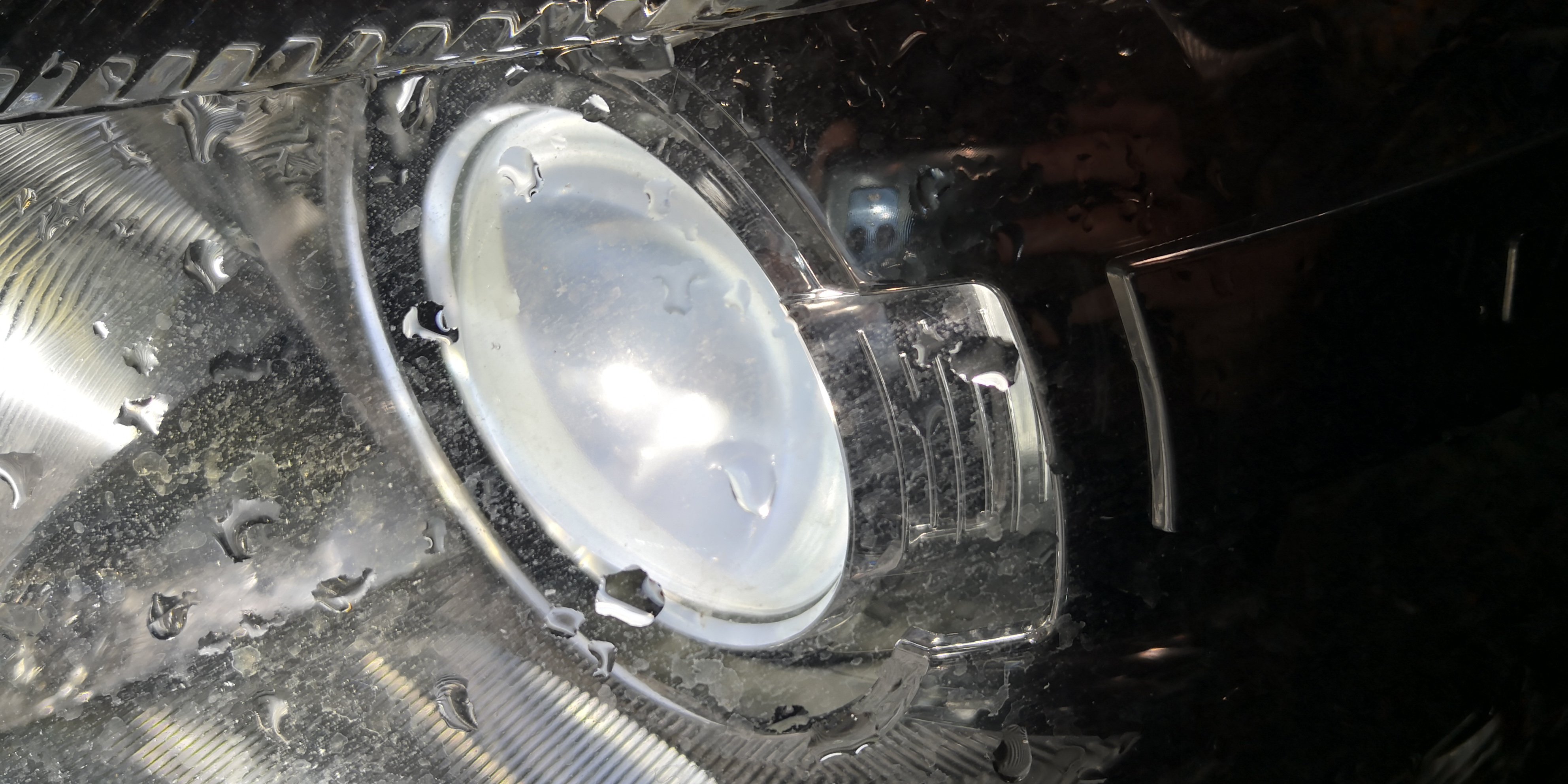 Cleaning Inside of Headlight Lens Skoda Octavia Mk II (2004 2013