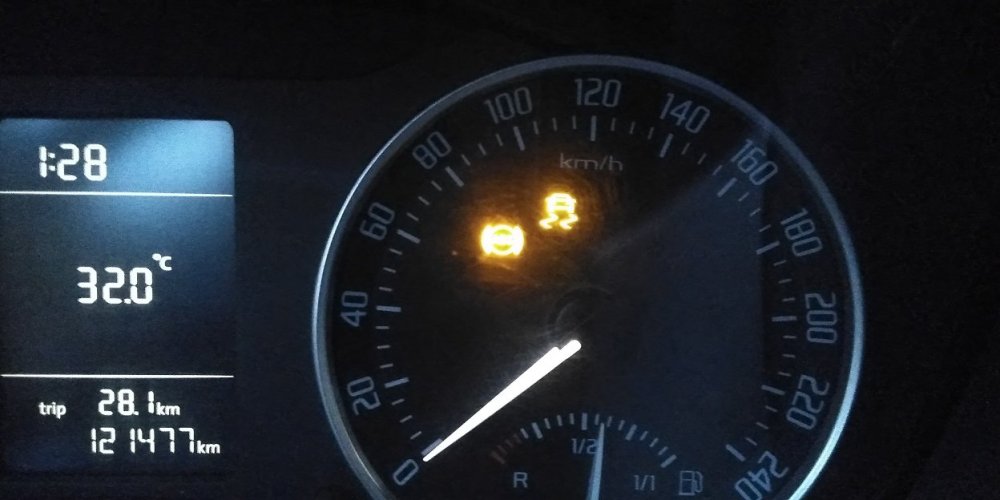 ABS and TCS error light.jpg
