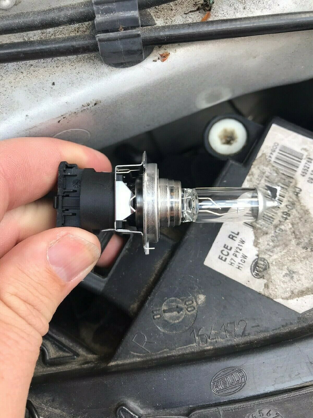 H7 Bulb holder clip replacement General Maintenance BRISKODA