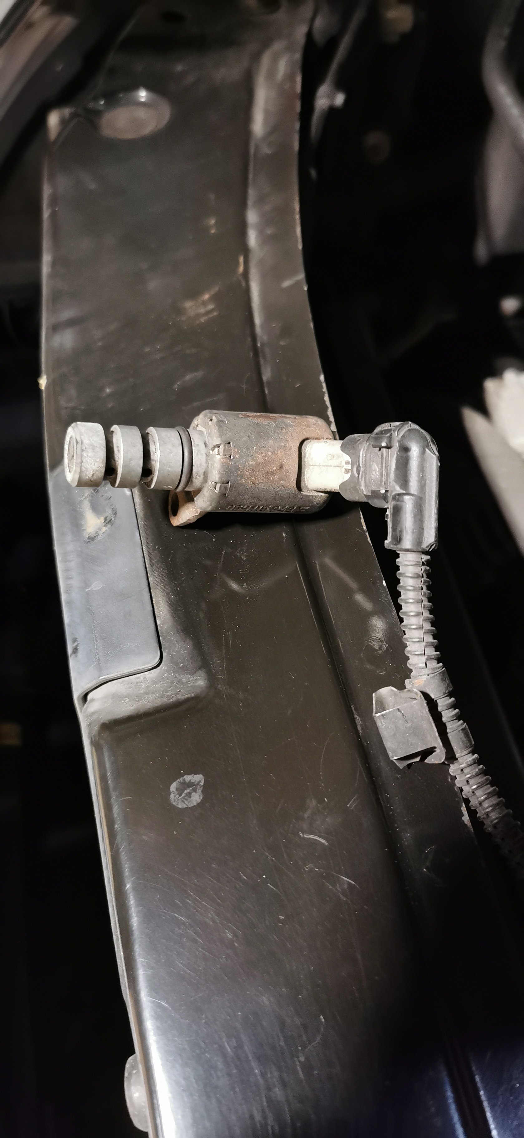 Oil pressure regulator valve location??? Skoda Octavia Mk II (2004