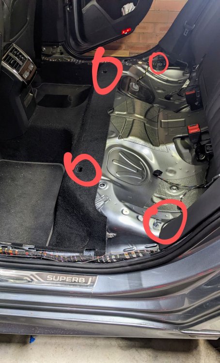 1907866504_rearseatbenchanchorpoints.thumb.jpg.695a900b67e0da2652553292cea366fc.jpg