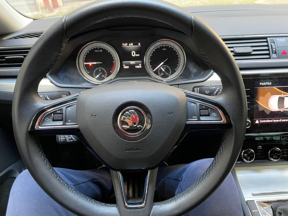 COCKPIT.jpg