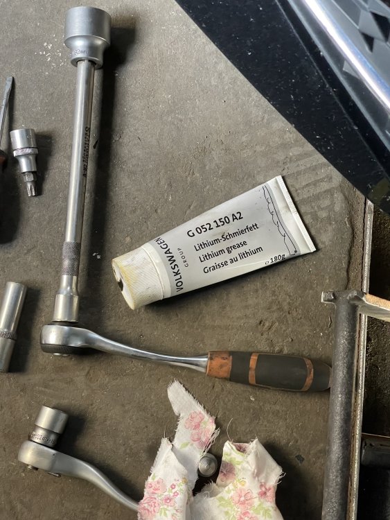 Volkswagen Lithium Grease.jpg