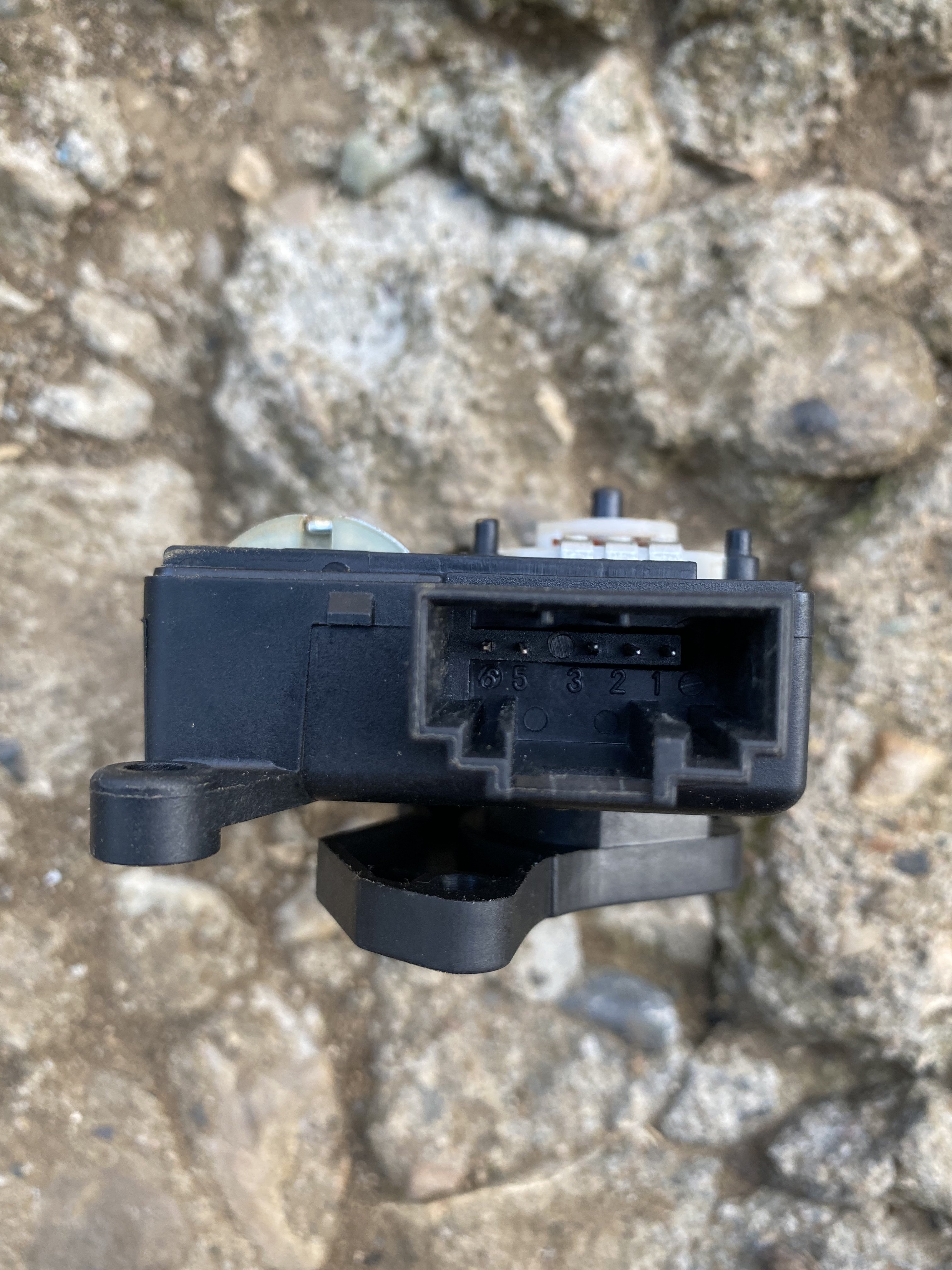 01274 Air Flow Flap Positioning Motor (V71) unresolved issue Skoda