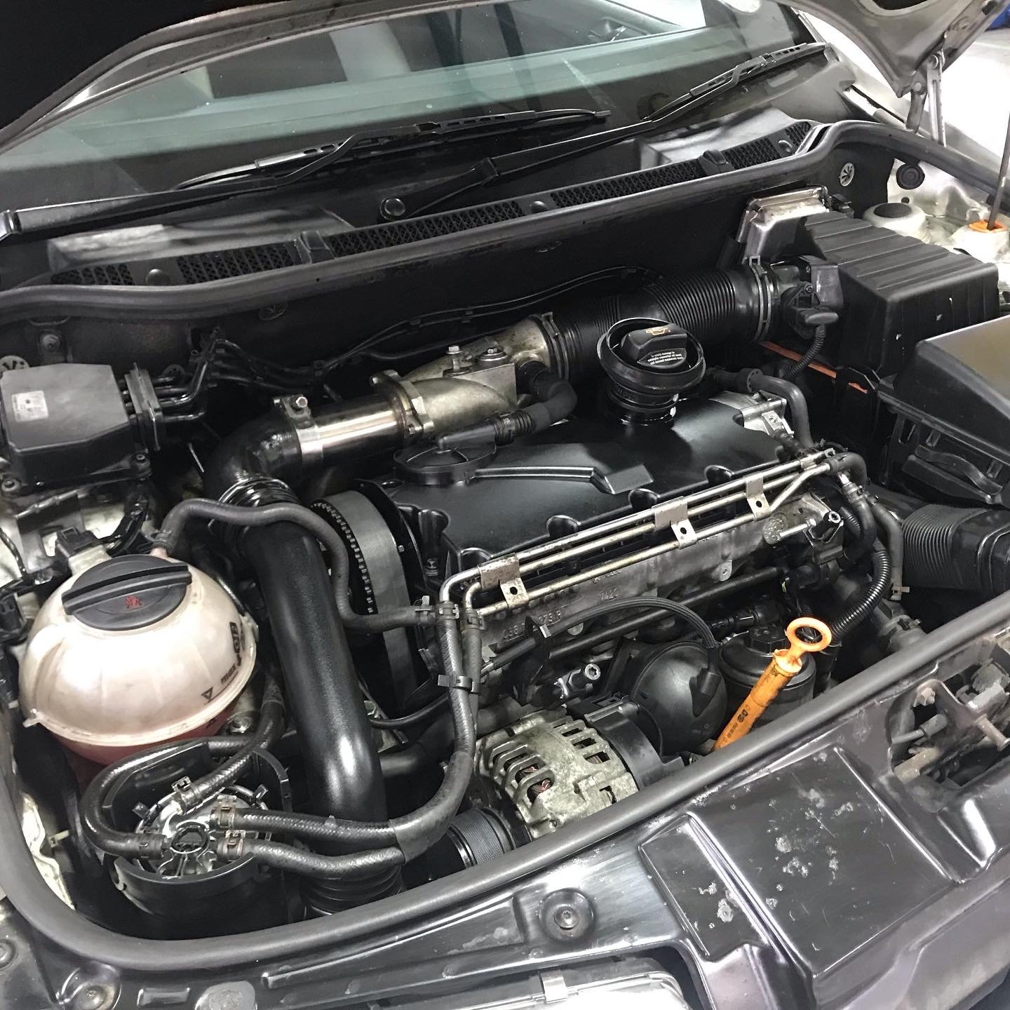 Help Red coolant light flashing, temperature gauge is fine Skoda