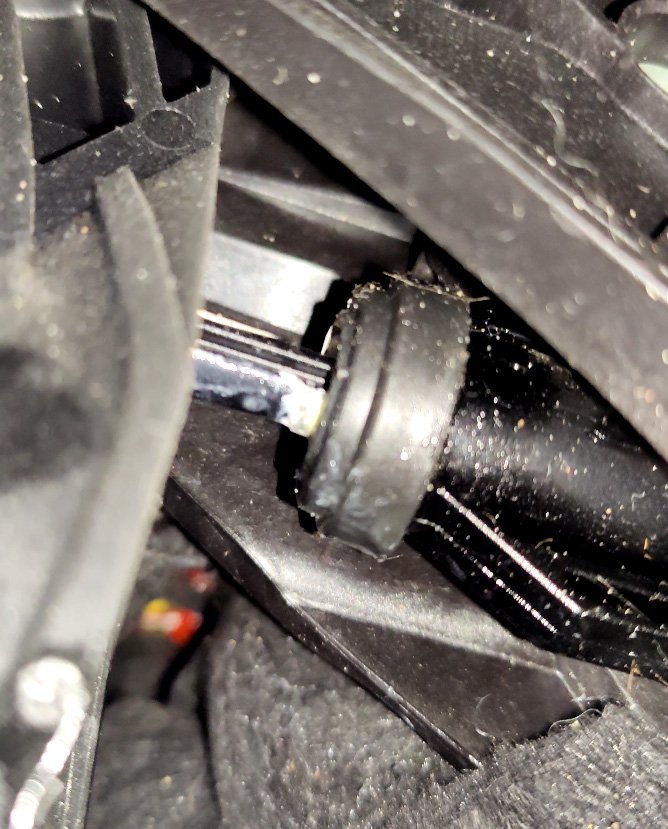 Clutch leaking fluid down the pedal onto the floor Skoda Octavia Mk III (2013 2020) BRISKODA