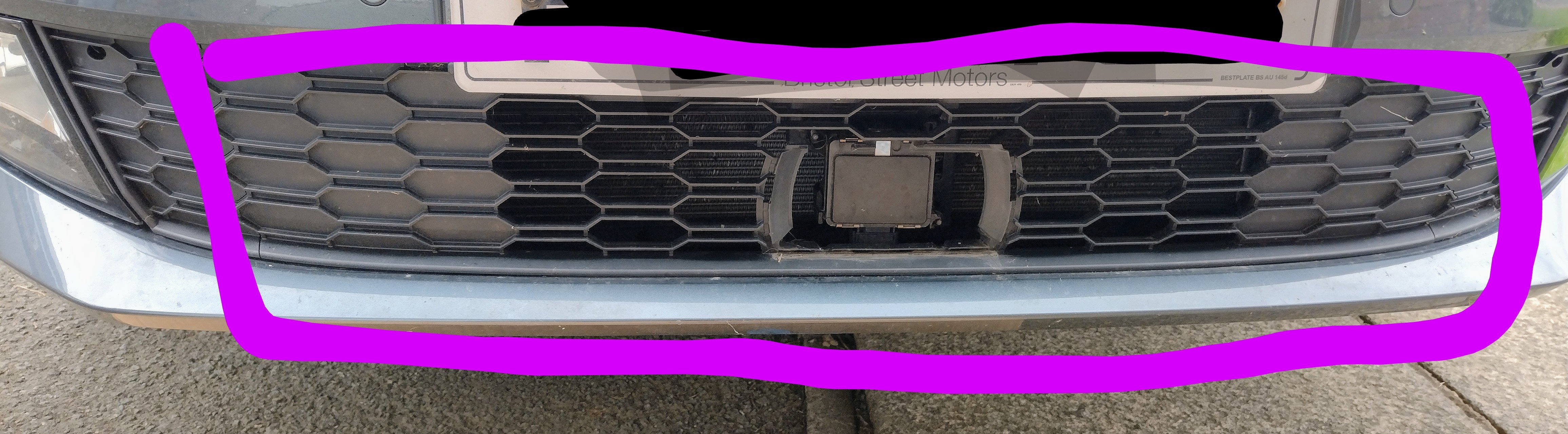 MK3 front grill removal to get at radar unit. Skoda Fabia Mk III