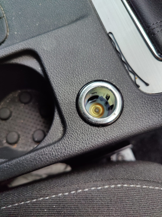 Help please Cigarette Lighter Socket Skoda Octavia Mk III (2013