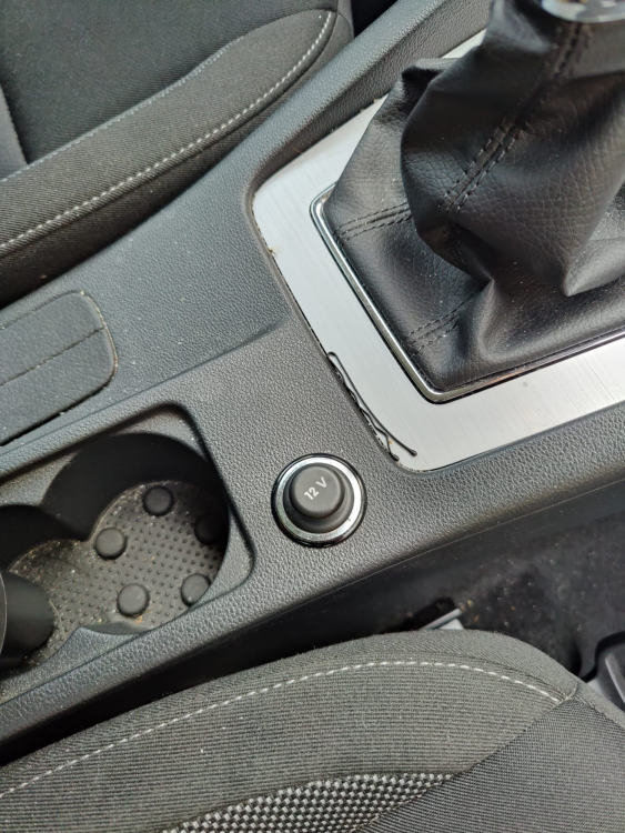 Help please Cigarette Lighter Socket Skoda Octavia Mk III (2013