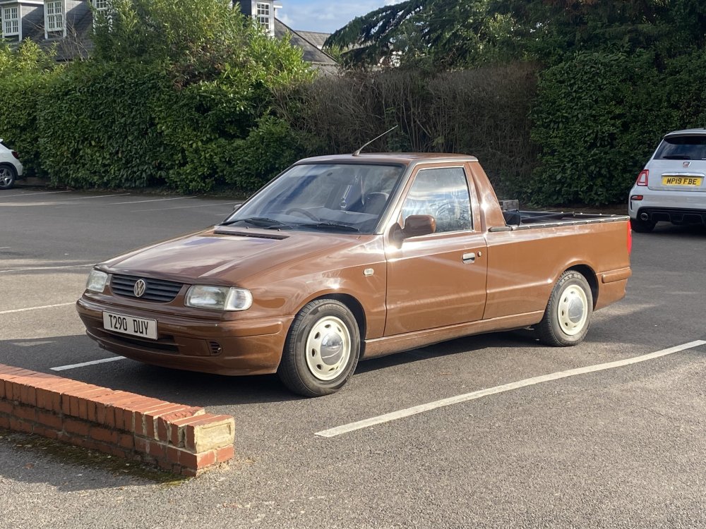 Exclamation mark light on dashboard Skoda Favorit, Skoda Felicia