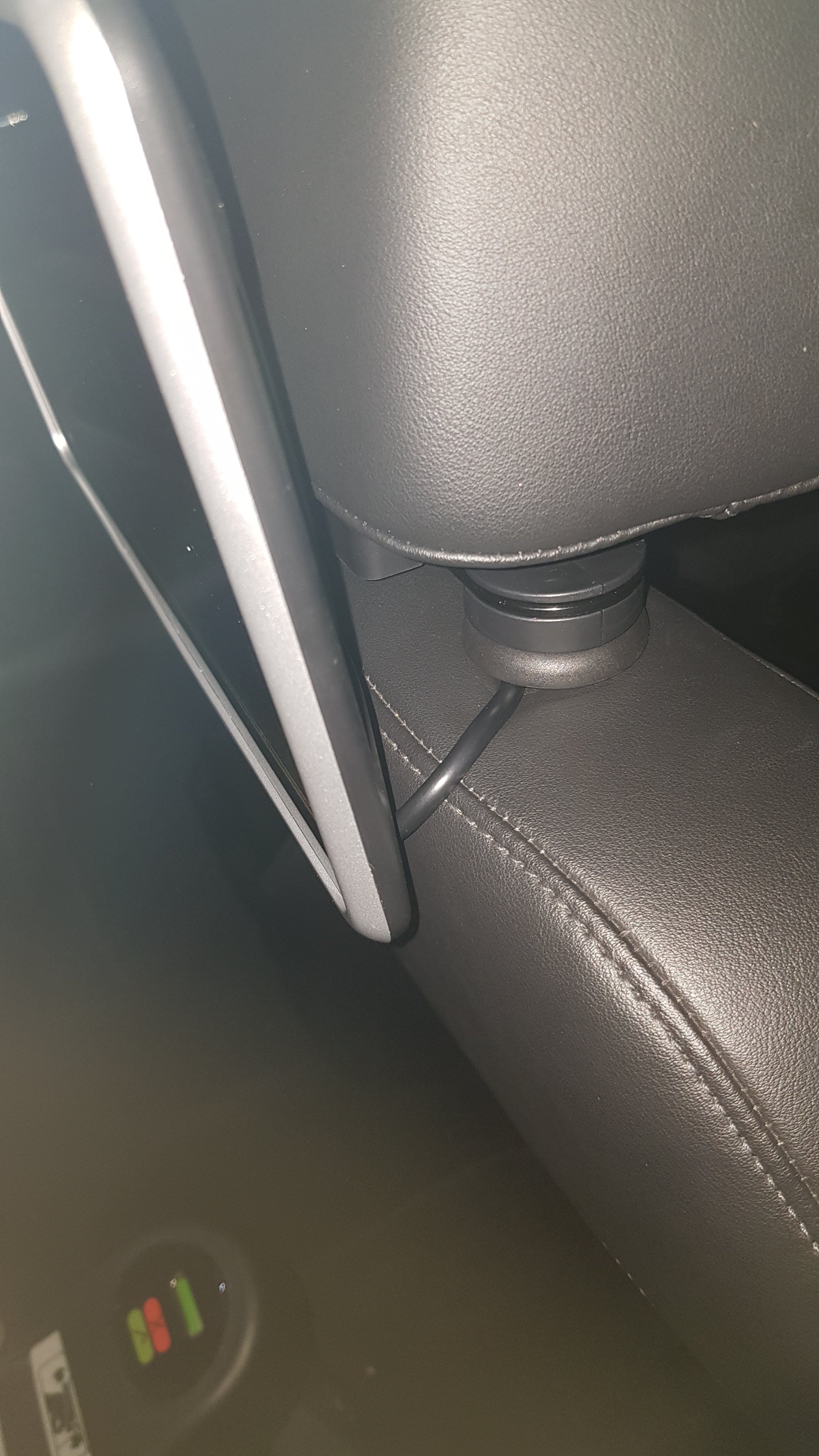 Headrest Monitors Skoda Superb Mk III (2015 2023) BRISKODA