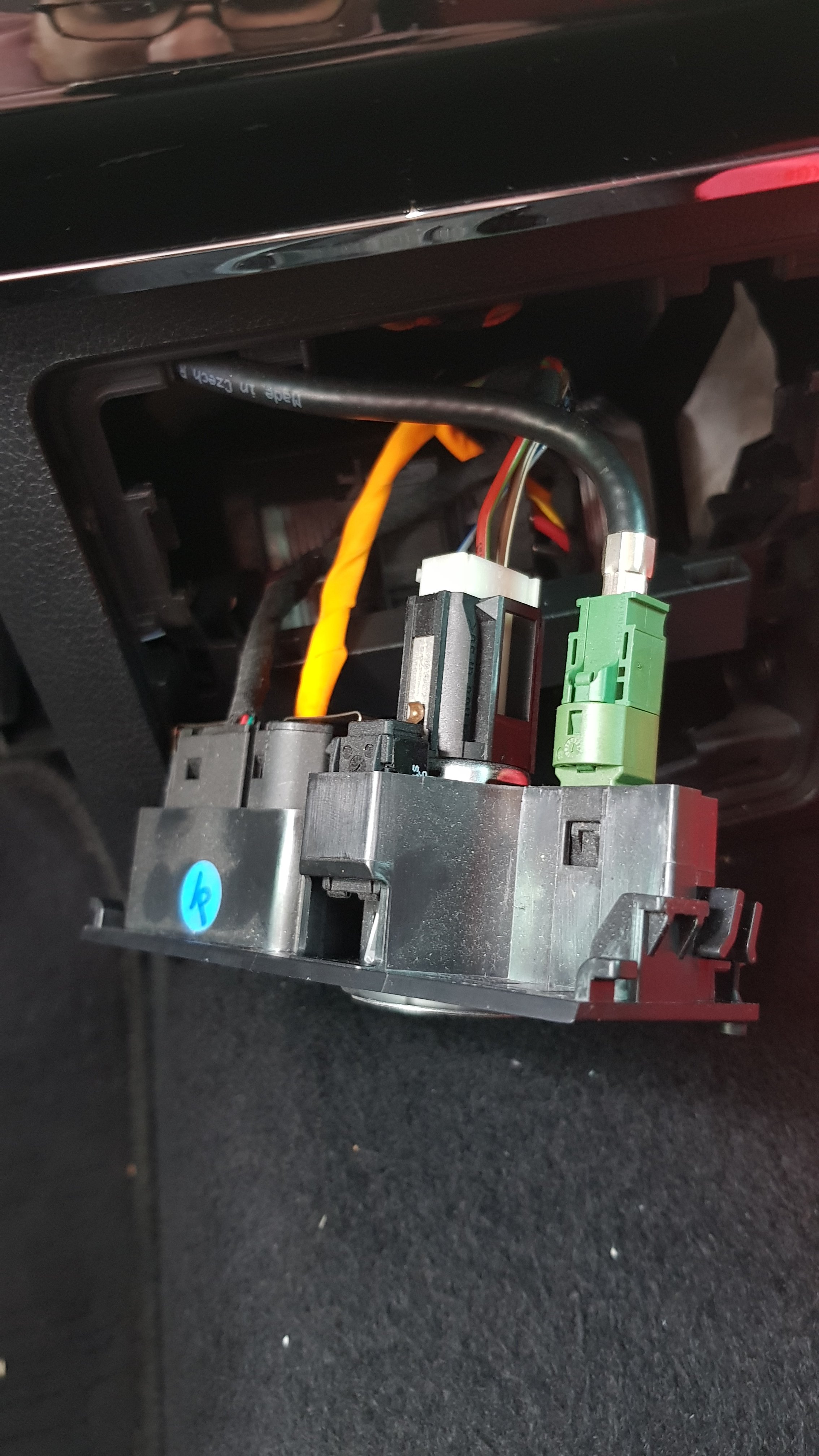 USB Port Retrofit. Skoda Superb Mk III (2015 2023) BRISKODA