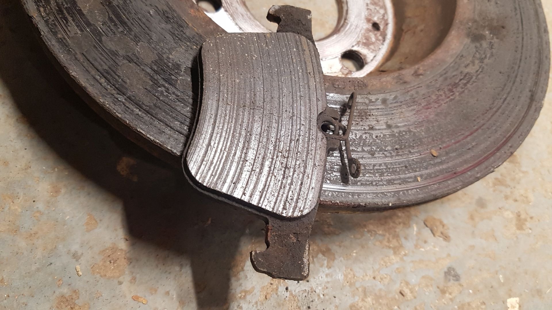 Looks like I'll soon be in the market for new brake pads. Skoda Kodiaq MKI (20172023) BRISKODA