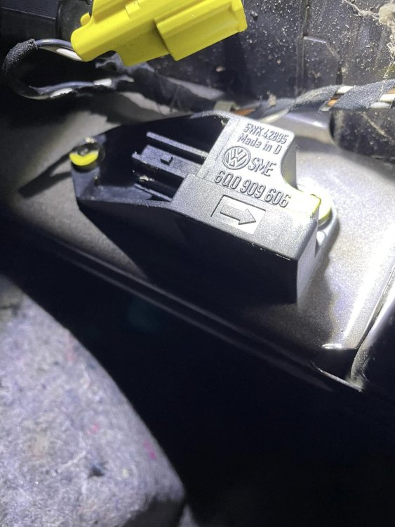 Drivers side crash sensor location Skoda Fabia Mk I (19992007