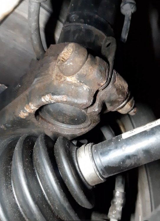 Steering wheel crooked after front springs replaced Skoda Fabia Mk I