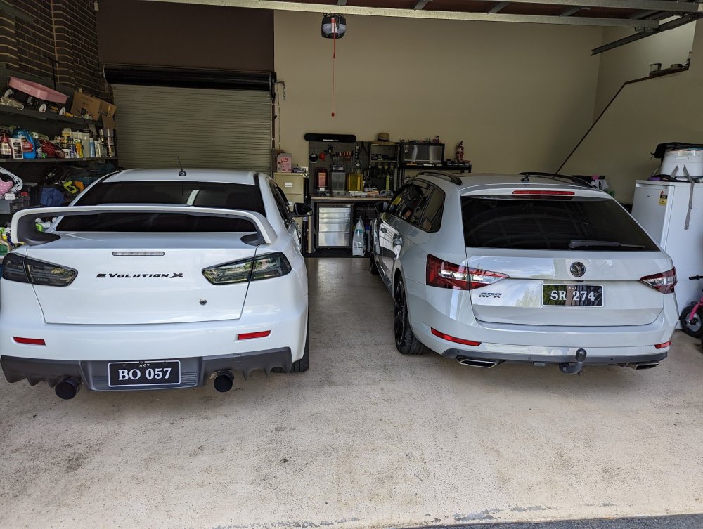 garage.thumb.jpg.da409590d23e78c4fc34c08c81771960.jpg
