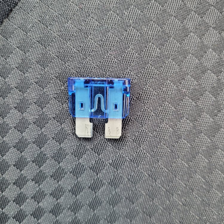 Skoda Fabia MK II 2011 Windscreen washer not working/pump not