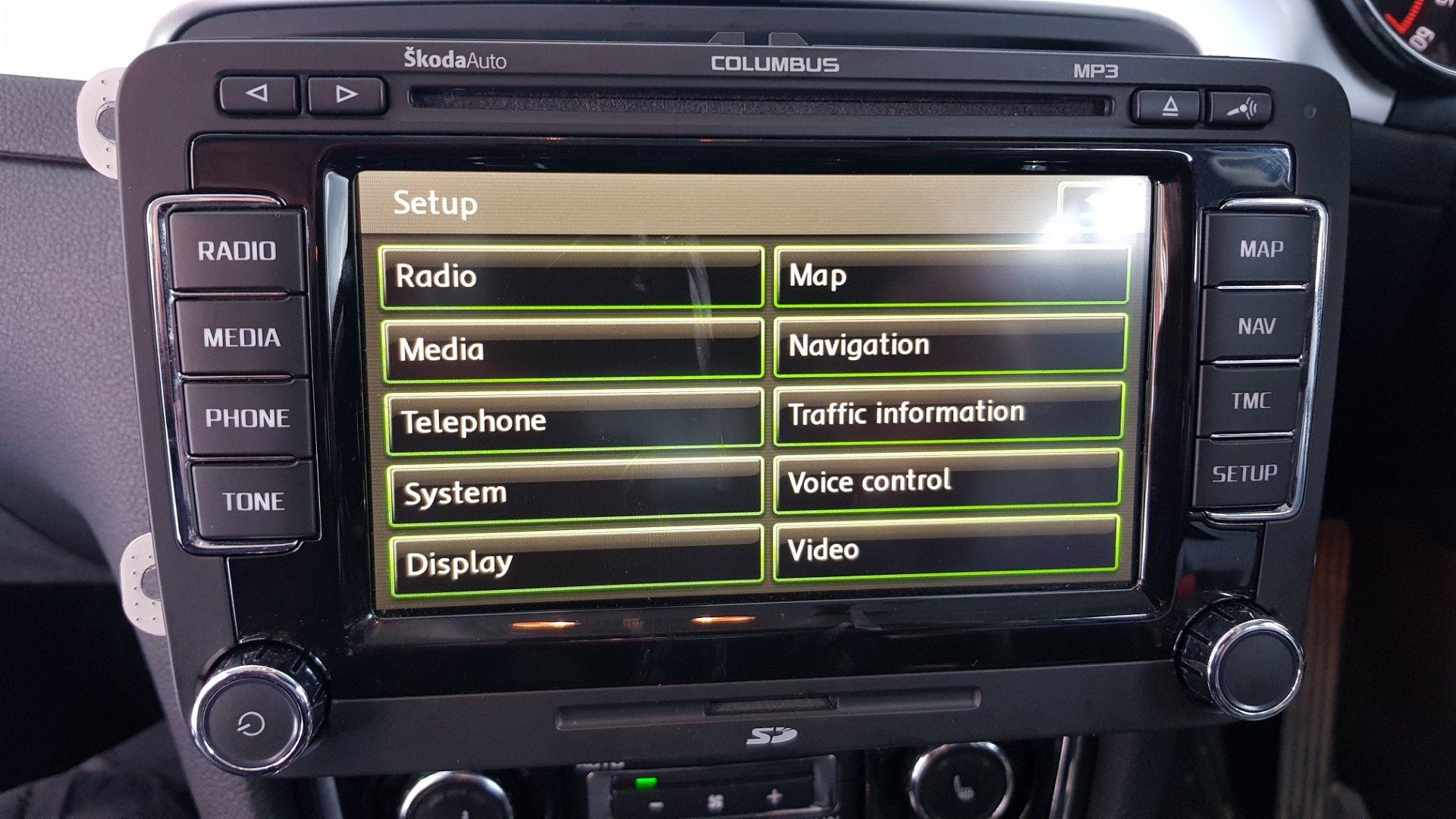 SOLD. Columbus Infotainment / SatNav head unit and spare GPS aerial