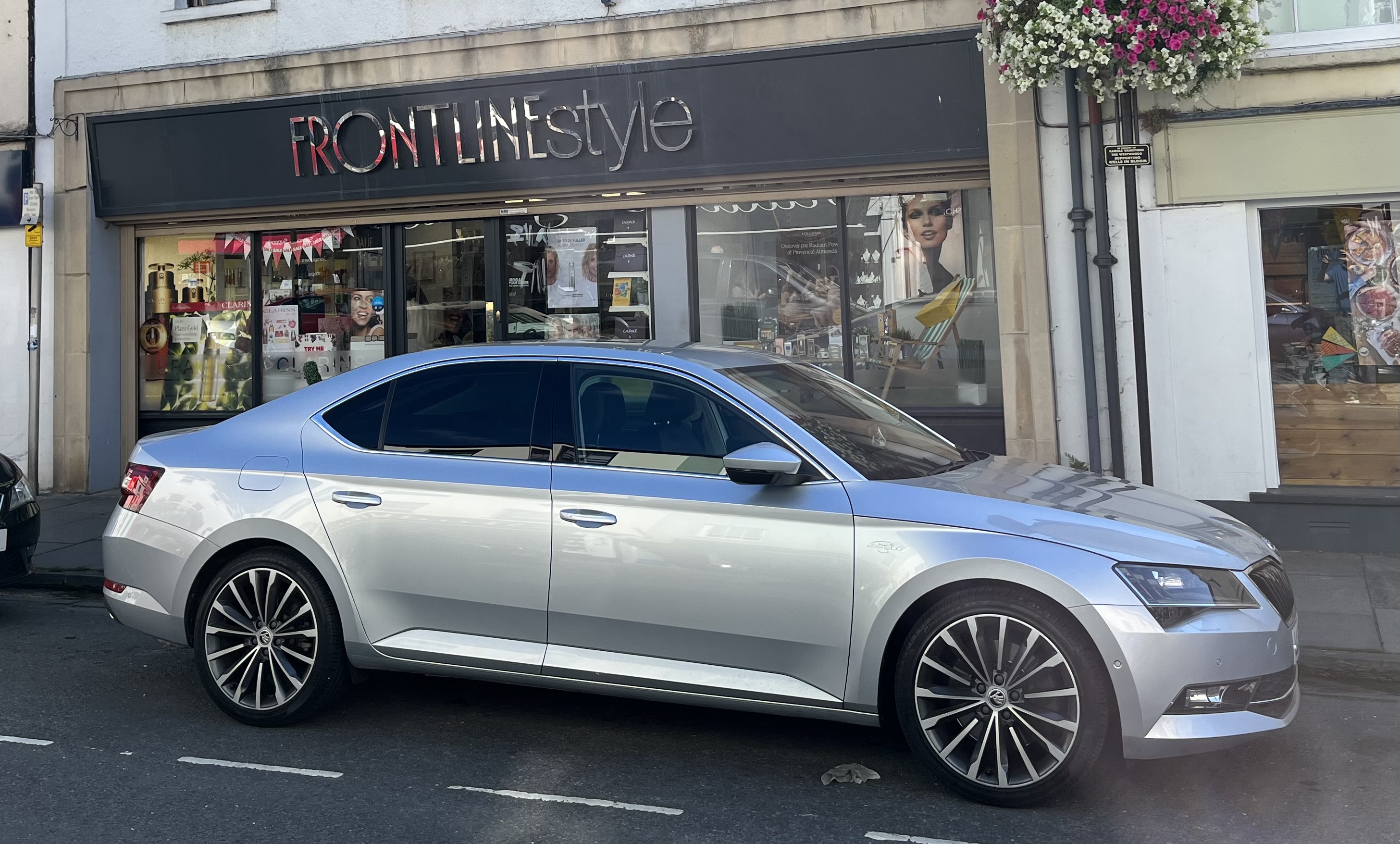 Superb Sportline or L&K 272 or 280