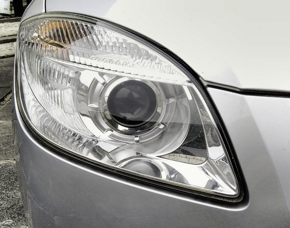 Skoda Fabia headlight unit.jpg