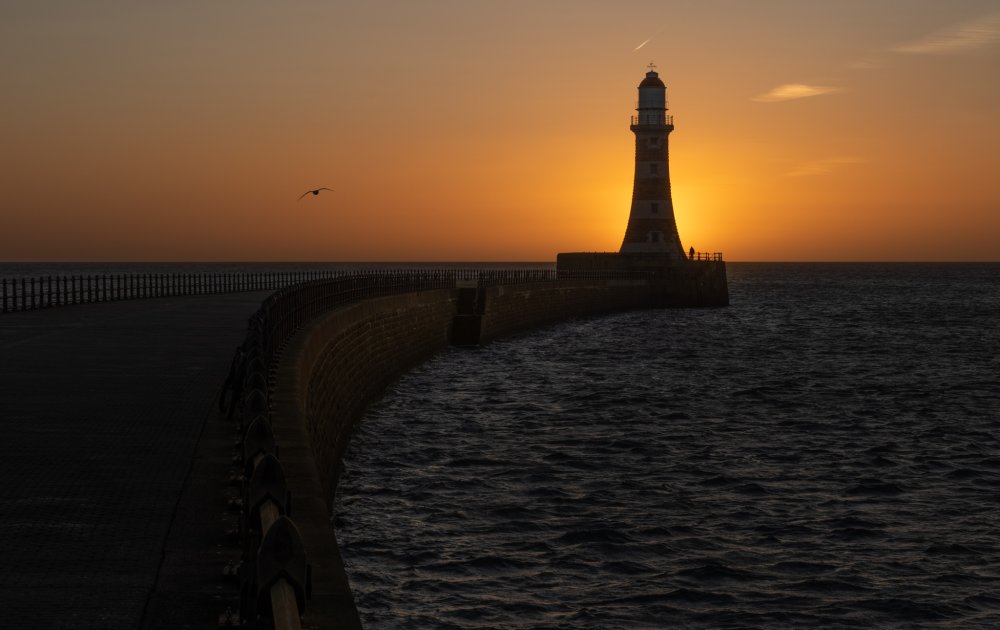 DSCF2381-Edit Roker sunrise 2048px tighter crop.jpg