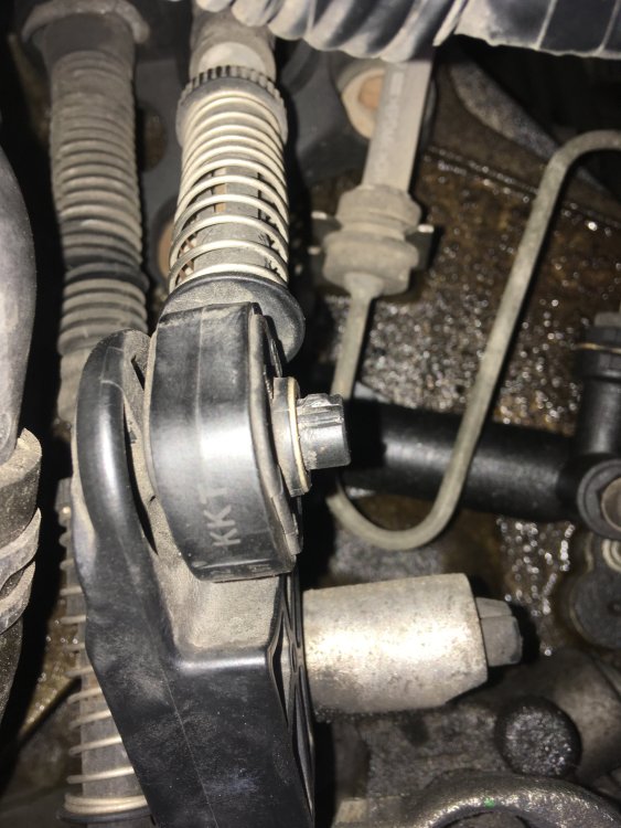 Clutch change on 1.4 16V Skoda Fabia Mk II (20072014) BRISKODA